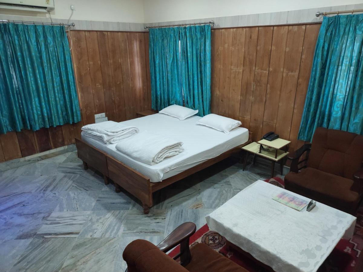 Radhika Resort Bhubaneswar Exteriör bild